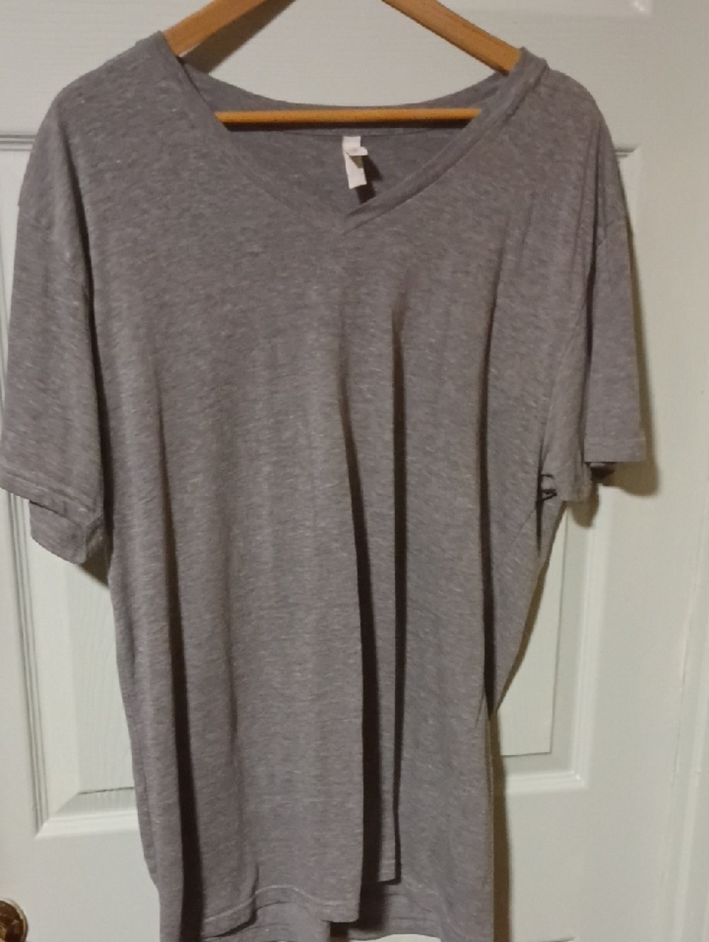 Classic Men's V-Neck Short Sleeve Tee in Heather Gray